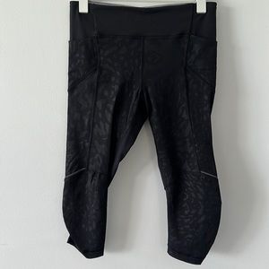 Women’s Lululemon Crop Leopard Print Leggings  Size: 6
